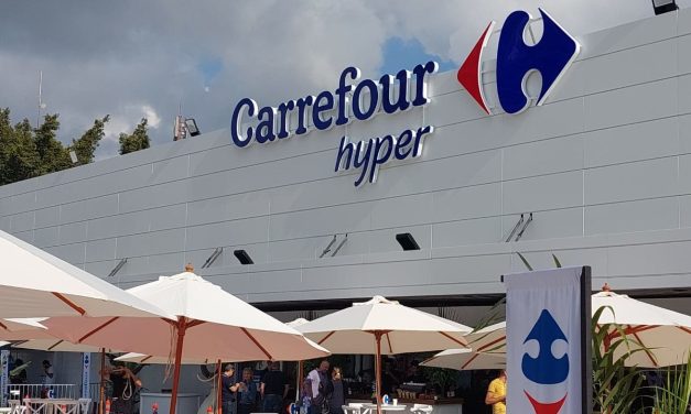 Carrefour Israel loss narrows
