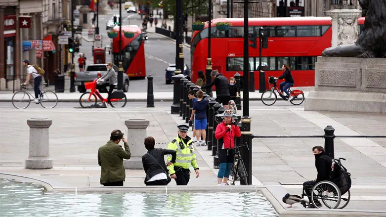 Jewish man arrested in London for satirical Hezbollah sign