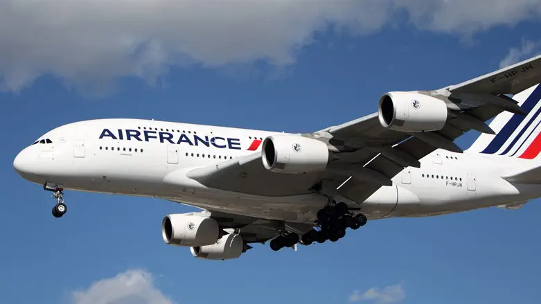 Air France resumes Israel flights as others extend suspensions