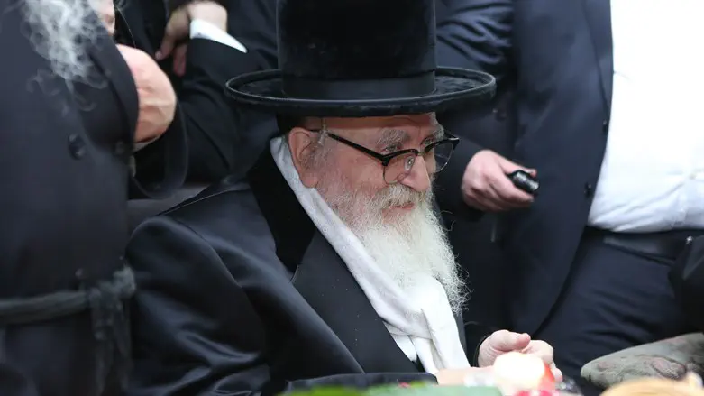 What was Benny Gantz doing at a Hassidic rebbe’s NY home?