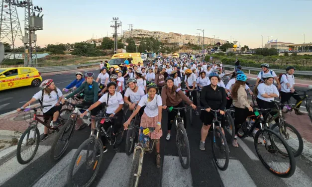 Thousands of cyclists ride for fallen officer