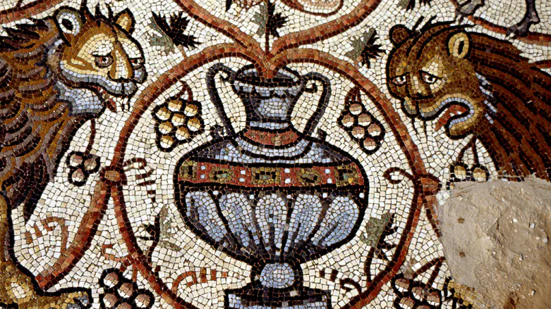 35 years after discovery: Gorgeous 1600-year-old mosaic revealed to the public