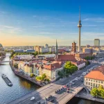 Berlin clothing store bans Jews