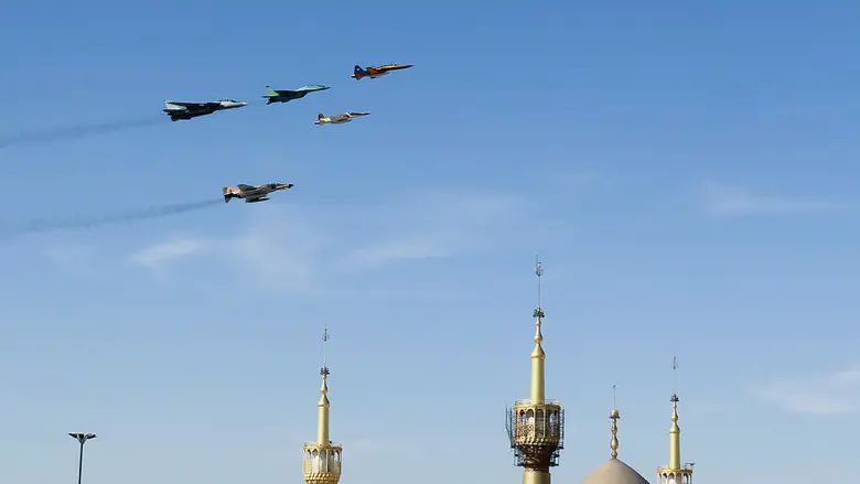 Unusual report: Iranian government planes left the country