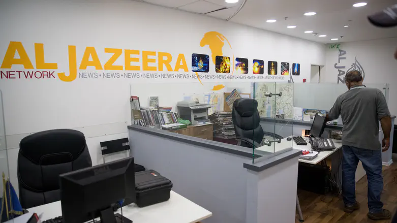 Al Jazeera violates censorship with live broadcast