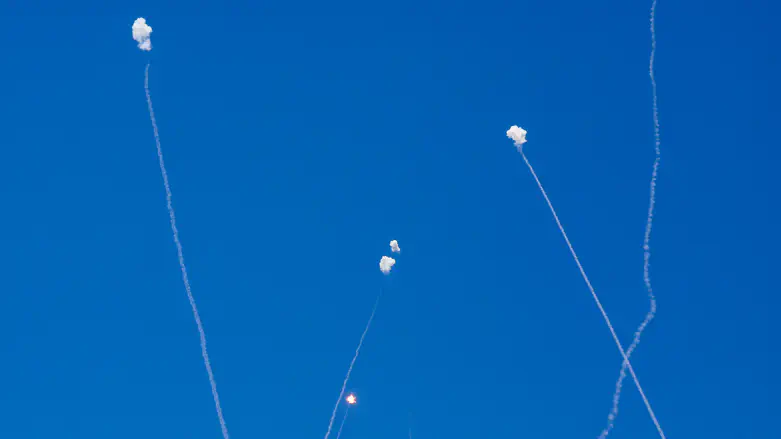 Israel braces for prolonged Iranian missile response
