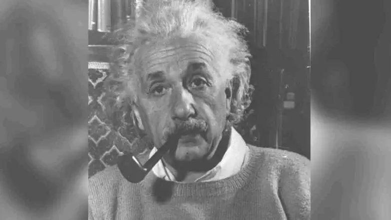 Historic Einstein letter on atomic bomb to be auctioned
