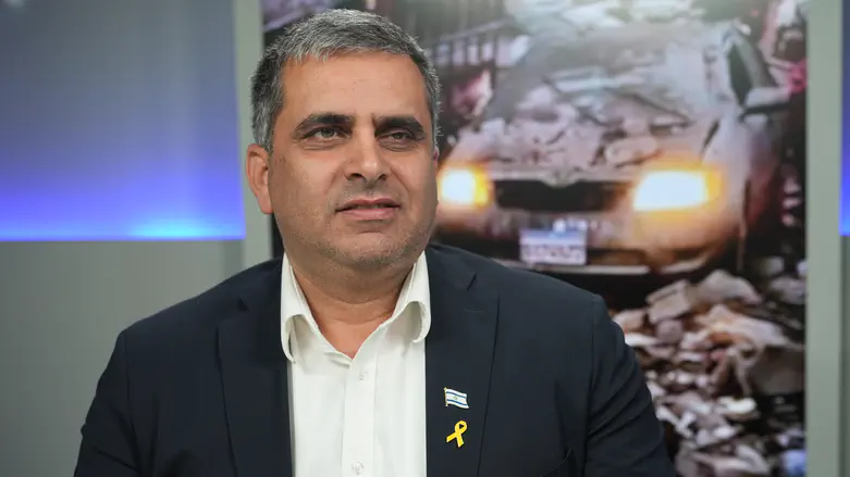 Israeli minister resided near Iran, returned to Israel by yacht