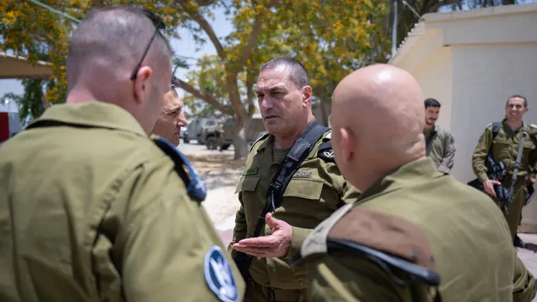 Chief of Staff visits Gaza, orders expansion of maneuver
