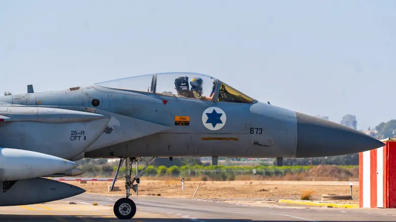 Footage from Western Iran: Air Force completes round of strikes on launch sites