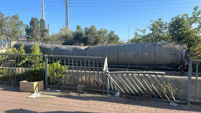 After Iranian missile strike: Missile debris the size of a bus falls in Samaria