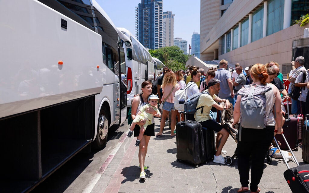 Evacuees from Israel arrive in Slovakia, Czech Republic as foreigners flee conflict