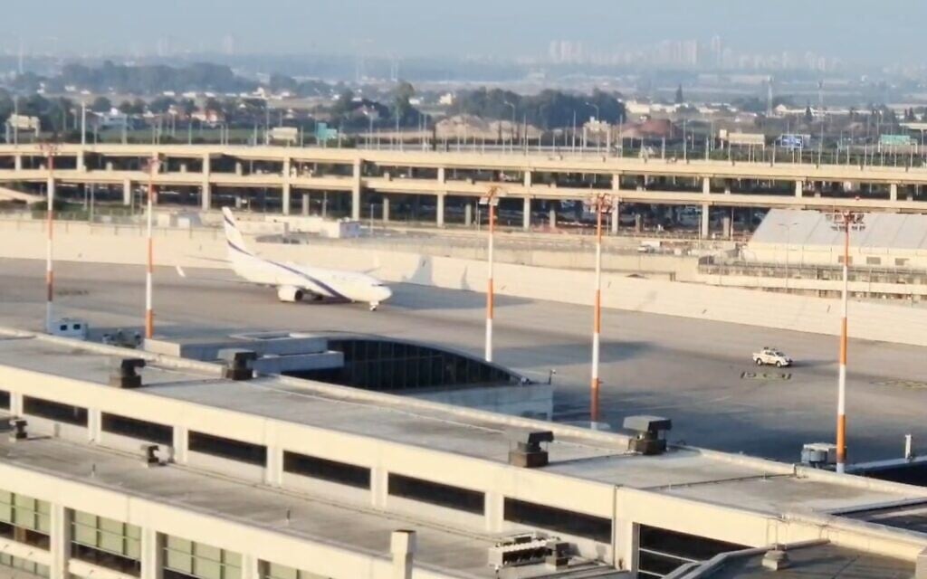 Carriers expand airlift to bring Israelis home; outbound flights set to begin Monday