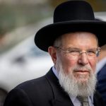 Chief rabbis call on public to adhere to IDF guidelines, stay home from synagogues