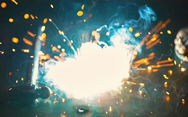 Pinny Arnon | A prayer, as the powder keg blows