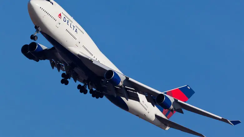 Airline Emergency: Passengers injured in turbulence over Minneapolis