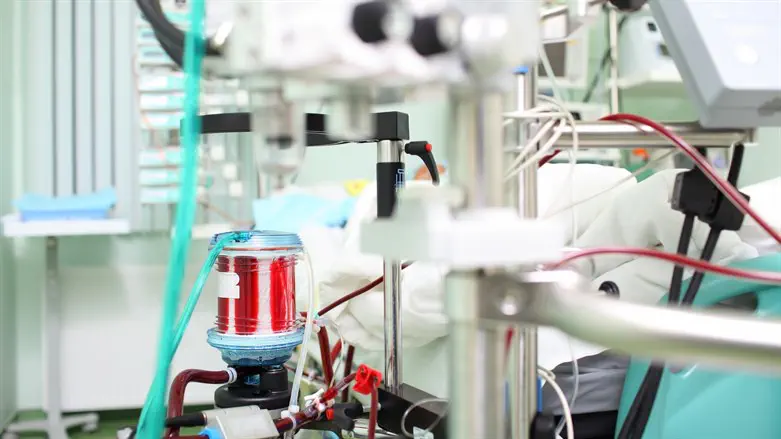 Measles outbreak: Second child connected to ECMO machine
