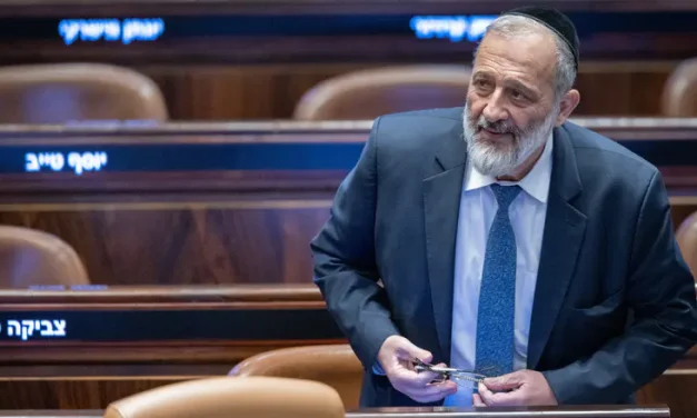 By the rabbis’ orders: Shas to resign from government, to remain in the coalition