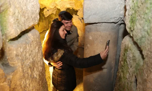 Freed hostages Sasha and Sapir announce engagement
