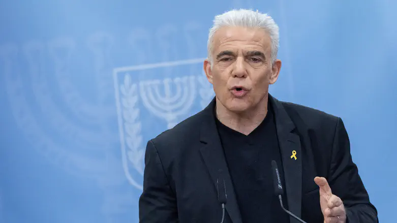 Lapid urges supporters not to watch Channel 14