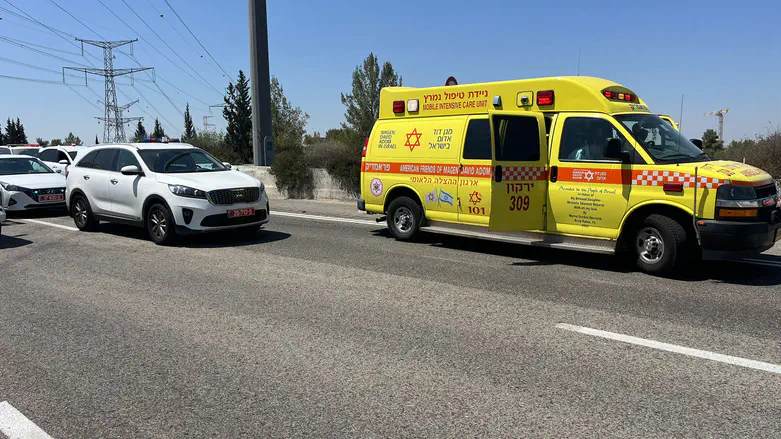 Man killed by passing car while receiving medical treatment at Beit Horon crash site