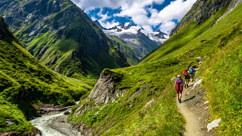 Tragedy during trek: Israeli father and son killed in Austria