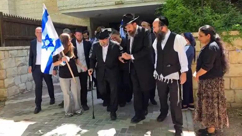 Hundreds pay last respects to Staff Sergeant Moshe Shmuel Noll