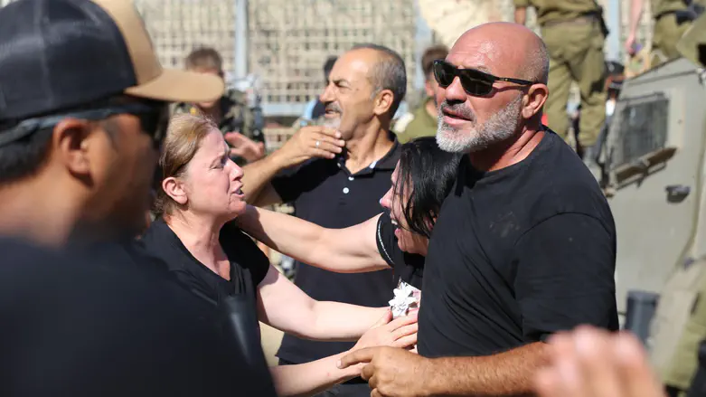 Watch: Druze family reunites on Syrian border after 30 years