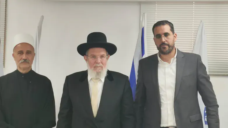 Chief Rabbi hosts Druze Sheikh