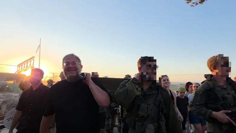 Watch: Itamar Ben Gvir joins son’s ‘beret march’