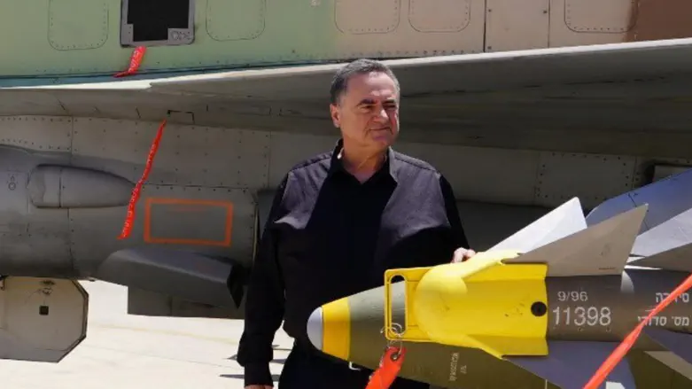 Defense Min. to Khamenei: ‘Do not threaten, lest you be harmed’