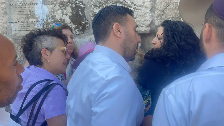 Women of the Wall smuggle Torah scroll in baby carrier