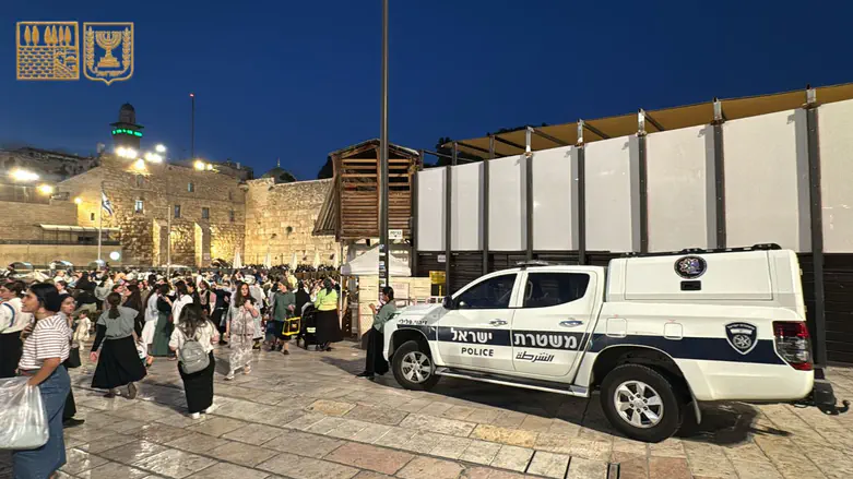 Woman wounded at Western Wall as bullet lands in Prayer Plaza