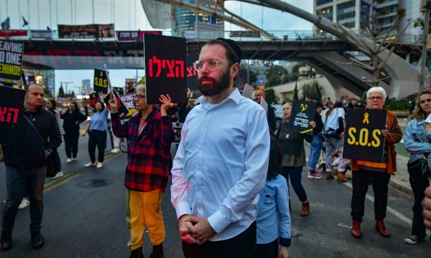Israel Police investigates left-wing journalist for expressing joy at death of five IDF soldiers