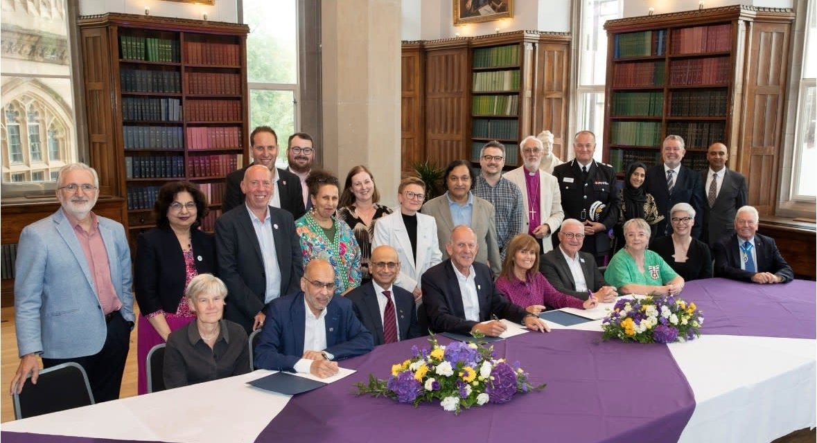 Manchester’s Jewish and Muslim leaders sign declaration of hope, respect