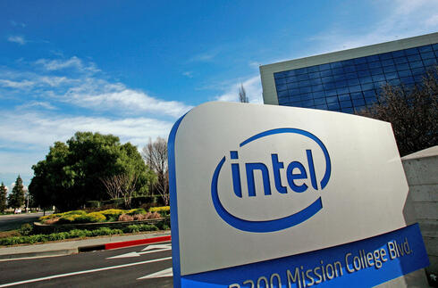 Intel offloads $900 million in Mobileye shares to ease cash crunch