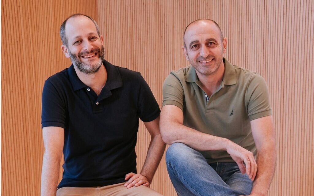 Two physicists are the brains of an Arab-Jewish startup connecting optics to chips