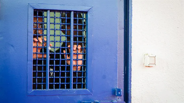 Honenu: Shin Bet denies Jewish inmate’s request to attend sister’s wedding