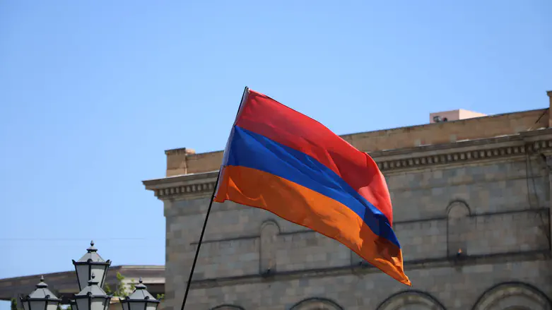 Armenia and Azerbaijan sign historic agreement