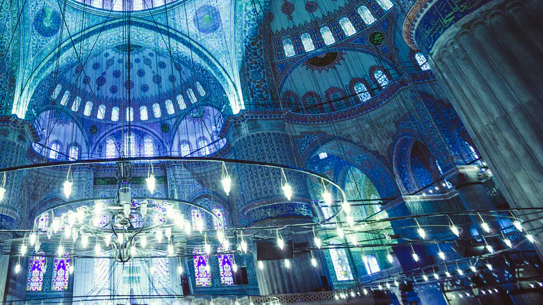 The Caliphate is advancing in the European twilight