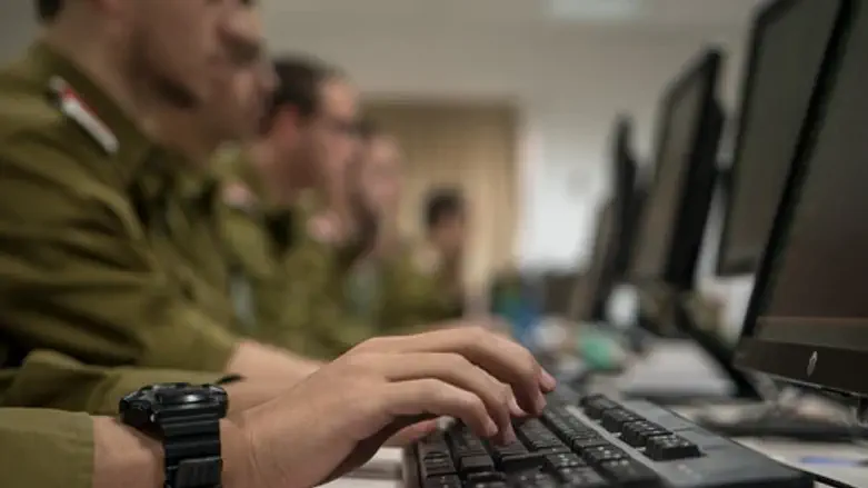 Soldier warned of Hamas attack, his officers at the Gaza Division ignored