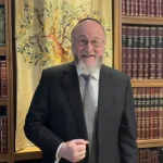 UK Chief Rabbi Mirvis: Gov’t recognition of Palestine a betrayal to hostages’ families