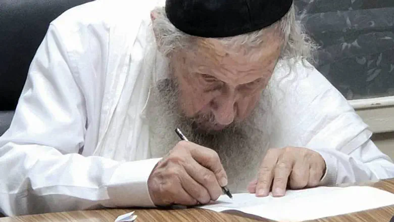 Haredi leader turns to US Jews with unusual request