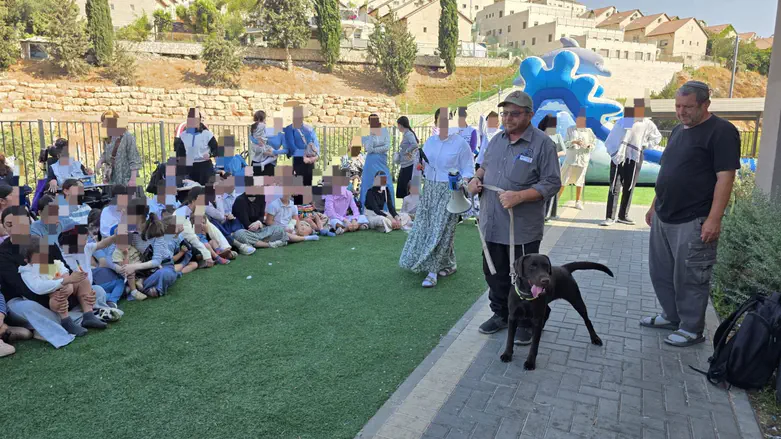 Israel Dog Unit brings joy on saddest day of the year