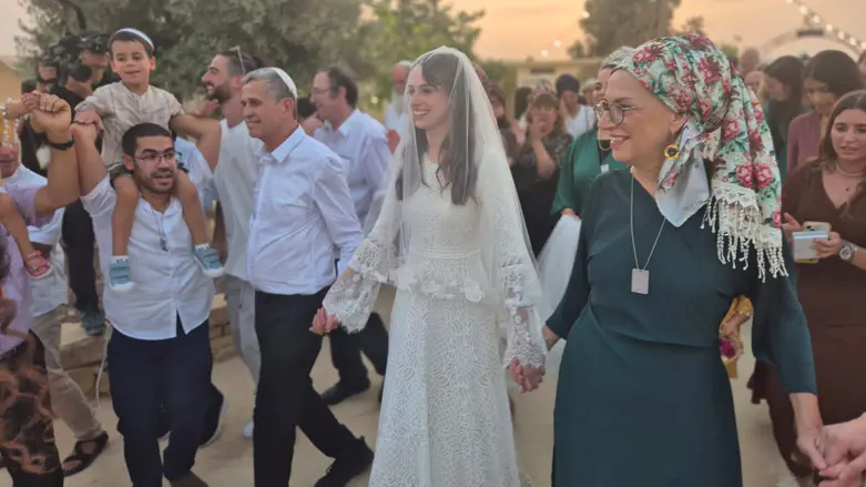 Moving: Message of hope to Avinatan Or at his sister’s wedding