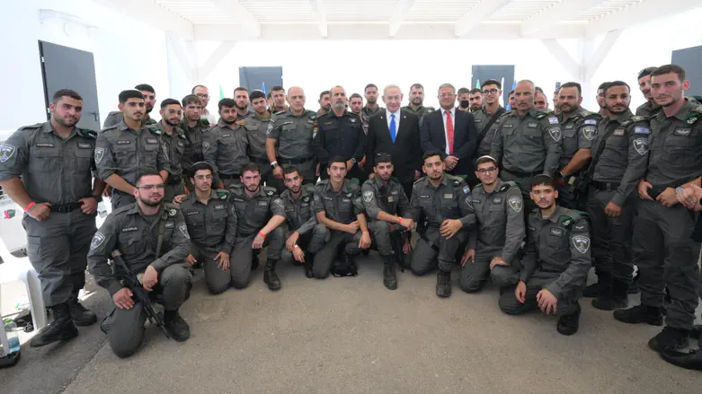 Netanyahu to haredi officers: ‘No contradiction between Torah and military service’