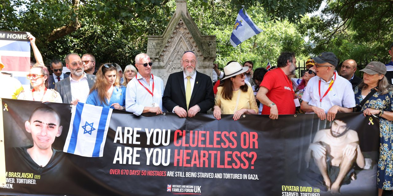 Chief rabbi criticizes UK gov’t for rewarding Hamas captors with state at London hostage march