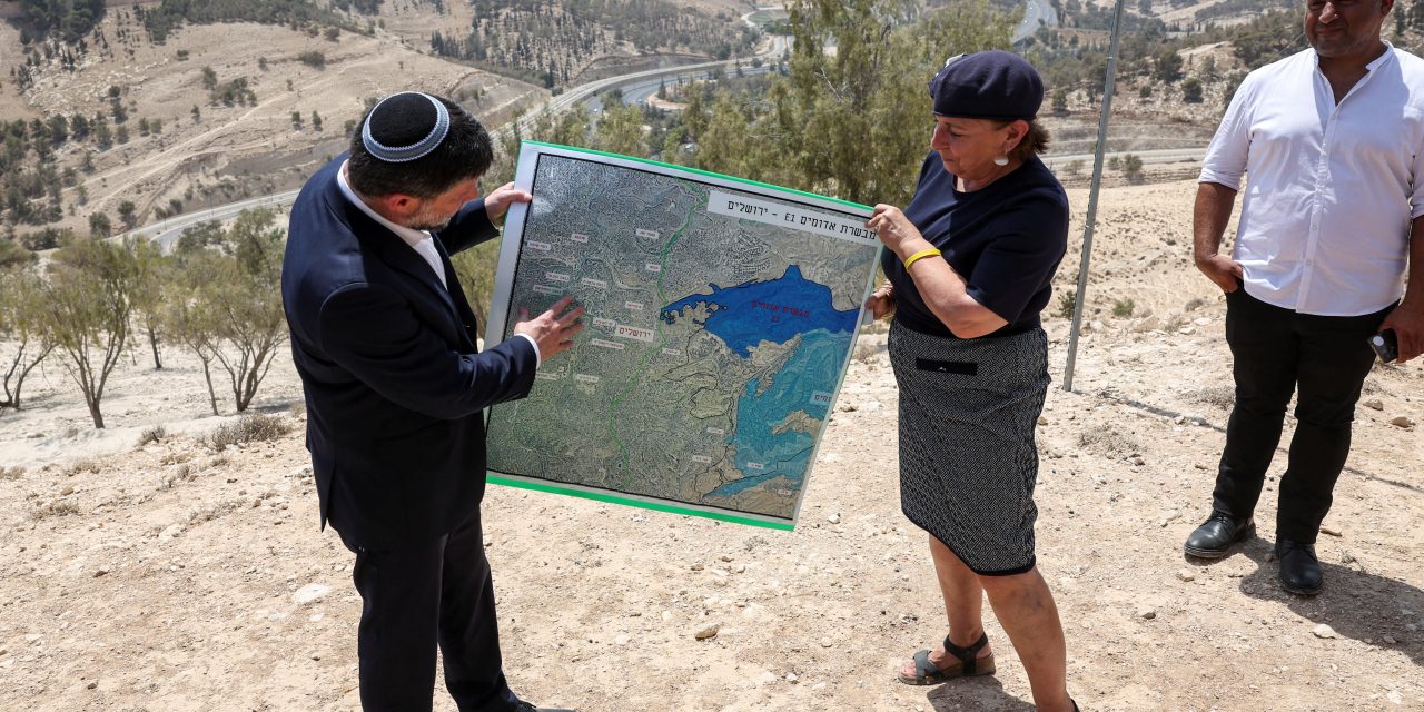 Israel resumes construction of settlement project that would divide West Bank