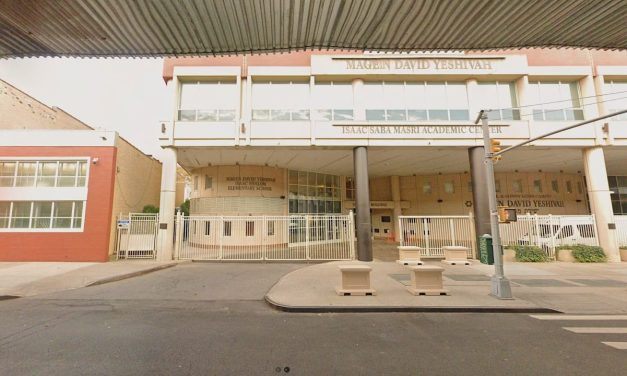 As NYC mayoral race heats up, Jewish school is requiring parents show proof of voter registration
