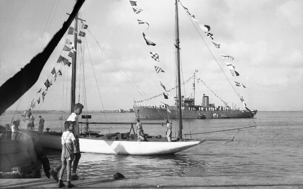 Pnina Pinhasi, only woman to fight in Israel’s naval commando unit, dies at 97